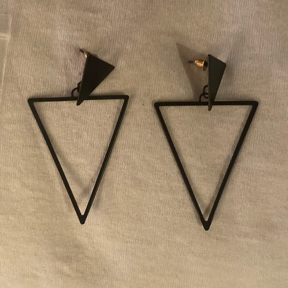 Plus Size. Super cute !! Long sweater with hood and matching earrings. - Picture 2 of 4